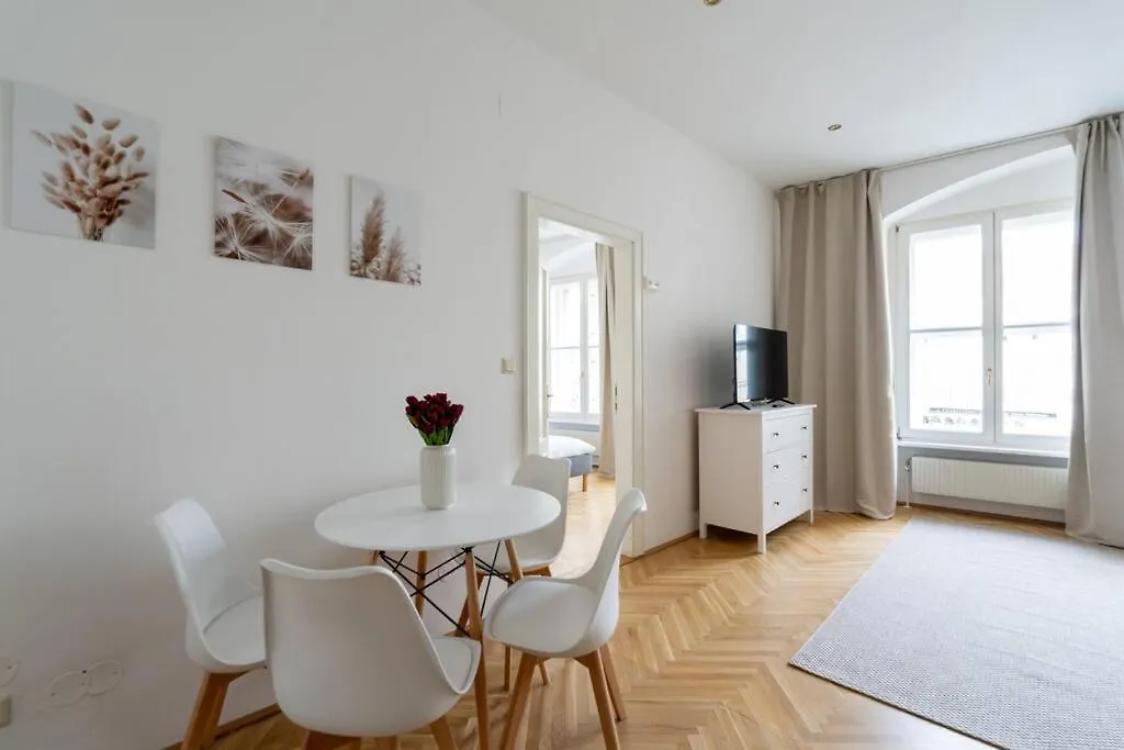 Vienna Central Panorama Apartment